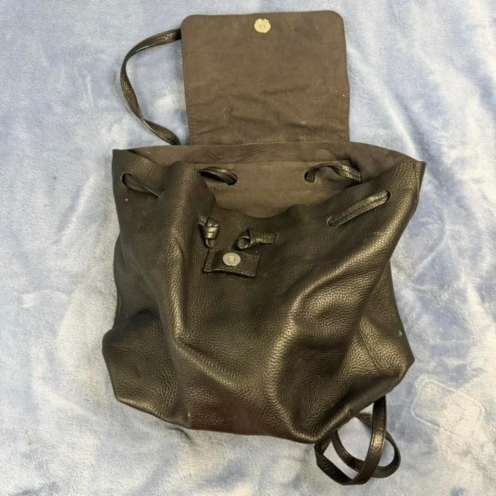 Michael KORS Junie Flap‎ Medium Backpack Black leather backpack